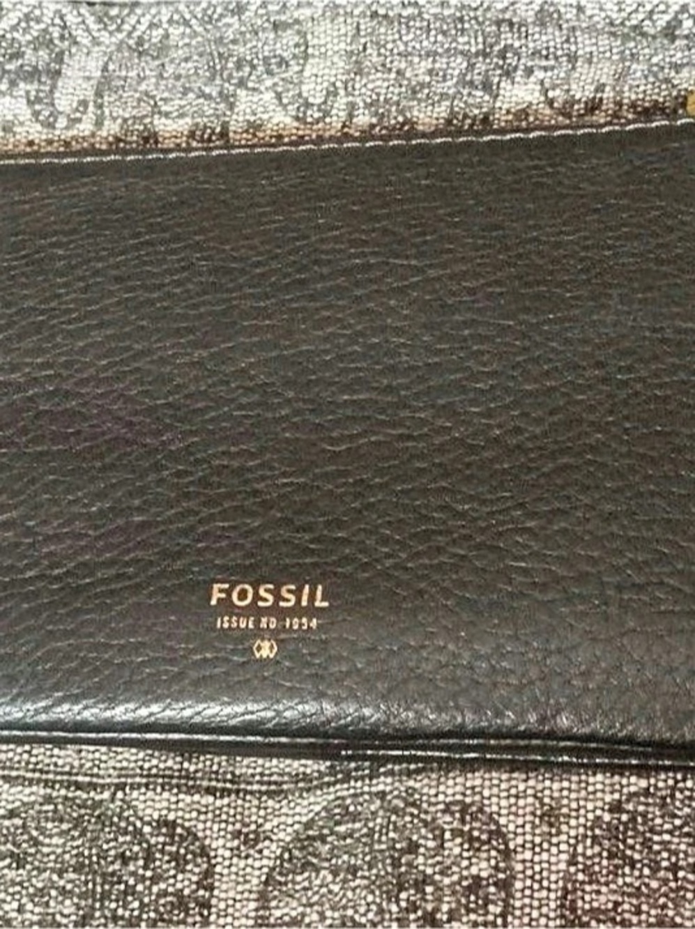 Fossil Logan Black Pebbled Leather RFID Flap Clutch Wallet